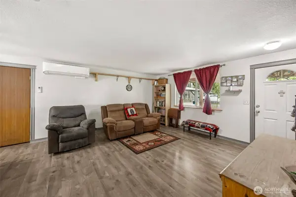 17112 Kinnikinnick CT SE, Yelm, WA 98597