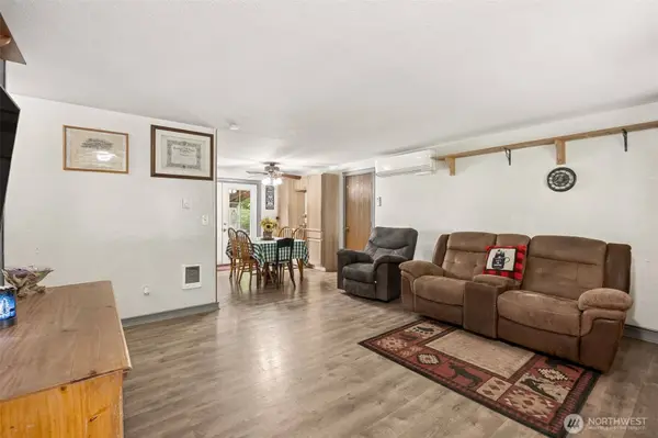 17112 Kinnikinnick CT SE, Yelm, WA 98597