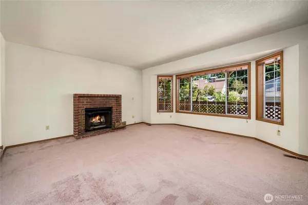 609 151st PL NE, Bellevue, WA 98007