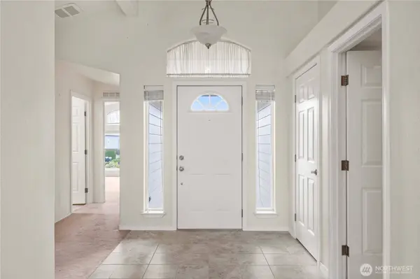 822 Maple LN SW, Orting, WA 98360