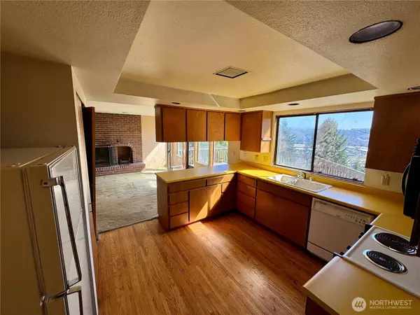 2019 126th Avenue Ct E, Edgewood, WA 98372