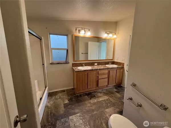 3205 248th Street Ct E, Spanaway, WA 98387