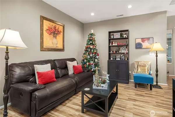 6718 Montevista DR SE, Auburn, WA 98092