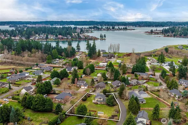 2205 215th AVE E, Lake Tapps, WA 98391