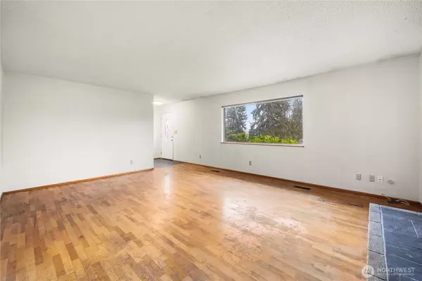 10102 75th AVE E, Puyallup, WA 98373