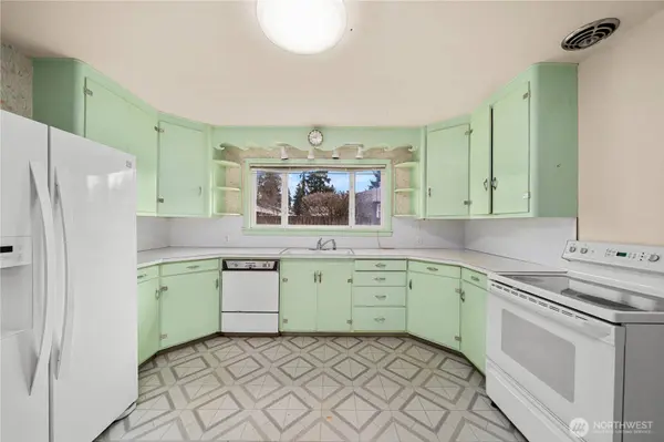 3111 Greenwood AVE W, University Place, WA 98466