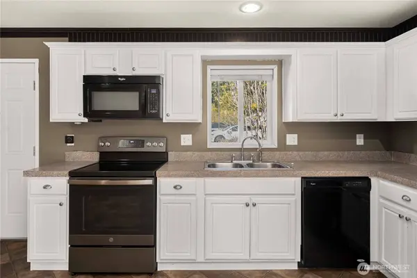19026 2nd ST E #21, Lake Tapps, WA 98391