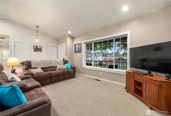 1010 Academy ST, Sumner, WA 98390