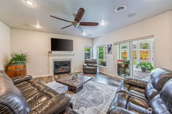 825 / 815 Hunter AVE SW, Quincy, WA 98848
