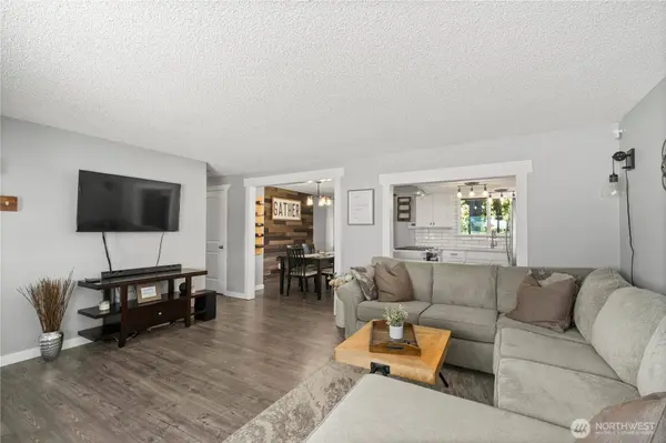 19101 58th ST E, Lake Tapps, WA 98391