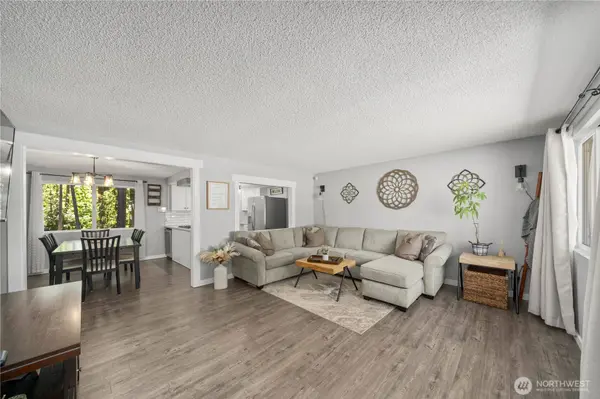 19101 58th ST E, Lake Tapps, WA 98391