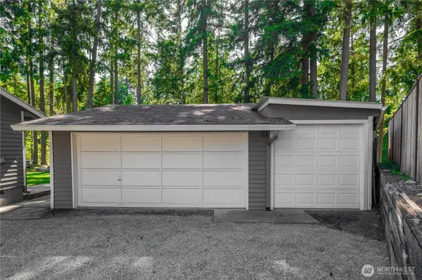 19101 58th ST E, Lake Tapps, WA 98391
