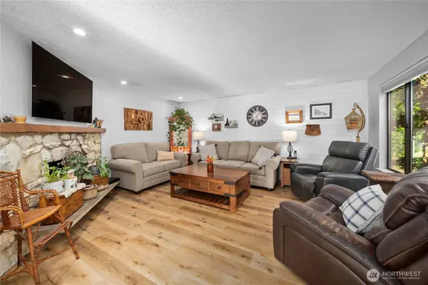 10701 125th ST E, Puyallup, WA 98374