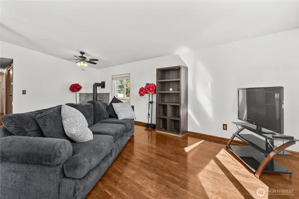 21716 146th ST E, Bonney Lake, WA 98391