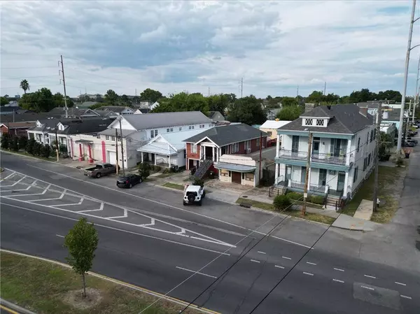 3707 ULLOA ST, New Orleans, LA 70119