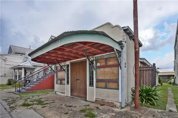 3707 ULLOA ST, New Orleans, LA 70119