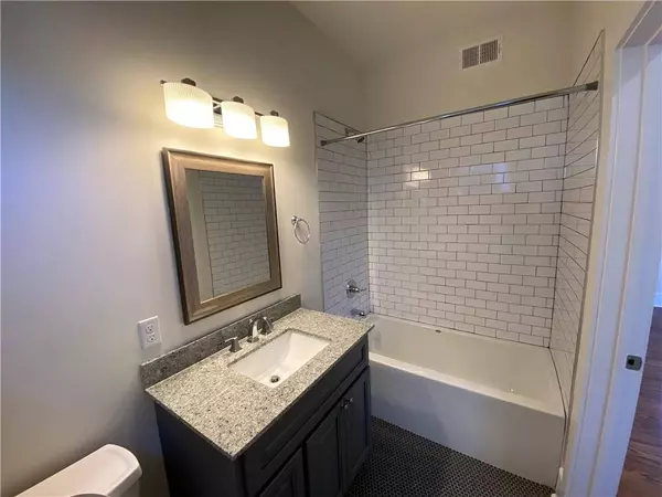 819 N ROBERTSON ST, New Orleans, LA 70116