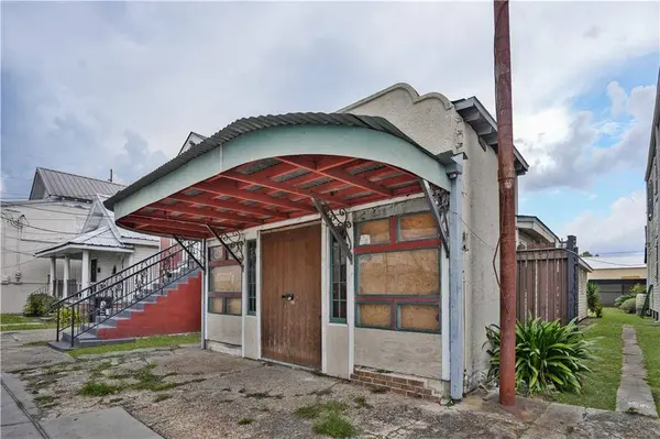 3707 ULLOA ST, New Orleans, LA 70119