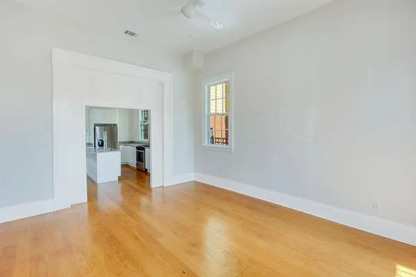 1809 CARONDELET ST, New Orleans, LA 70130