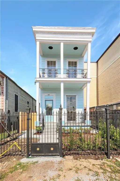 1809 CARONDELET ST, New Orleans, LA 70130