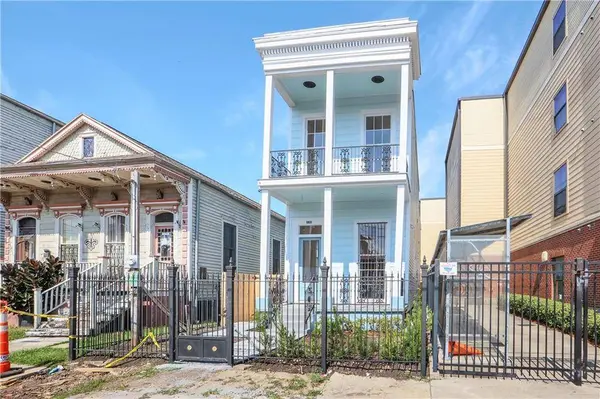1809 CARONDELET ST, New Orleans, LA 70130