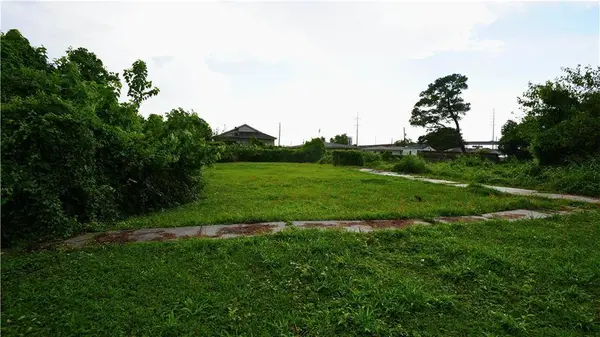 2423 ELMWOOD PARK, New Orleans, LA 70114