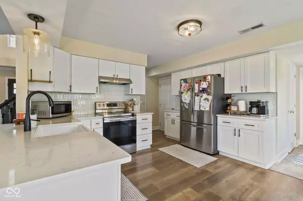 5866 Mill Oak DR, Noblesville, IN 46062