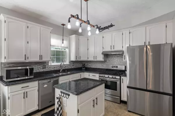 1967 Star Fire DR, Indianapolis, IN 46229