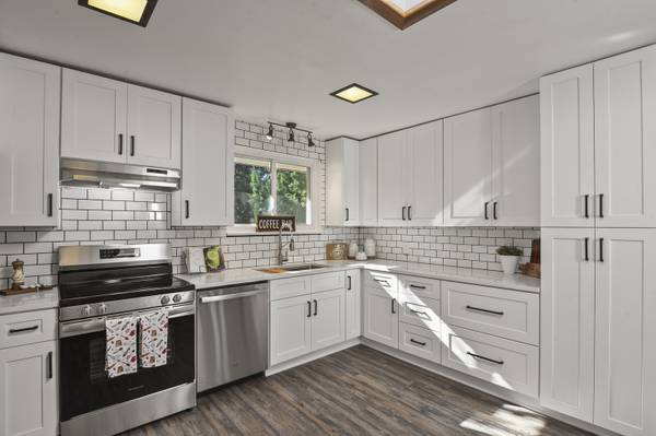 295 E Amherst Ave, Englewood, CO 80113-1602