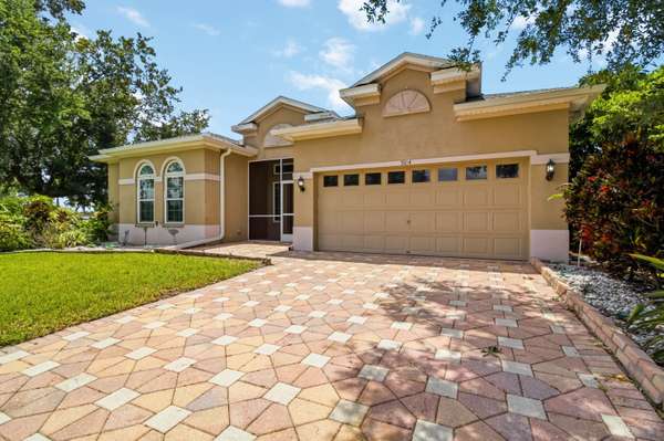 5104 52nd Ave W, Bradenton, FL 34210-4710