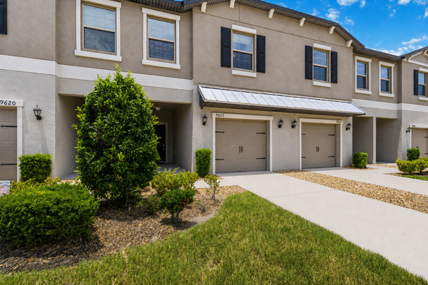 9622 Pembrooke Pines Dr, Sun City Center, FL 33573-0237
