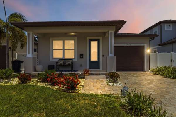2411 17th Ave N, St Petersburg, FL 33713-4903