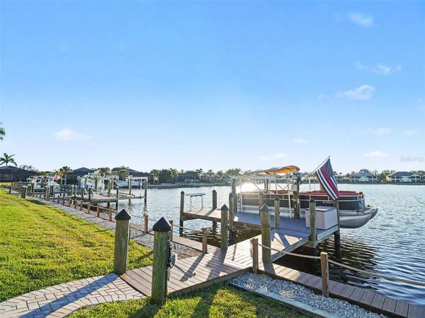 1018 OVERLOOK CT, Bradenton, FL 34208