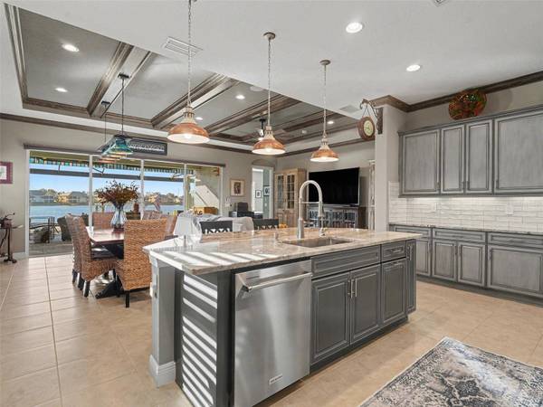 1018 OVERLOOK CT, Bradenton, FL 34208