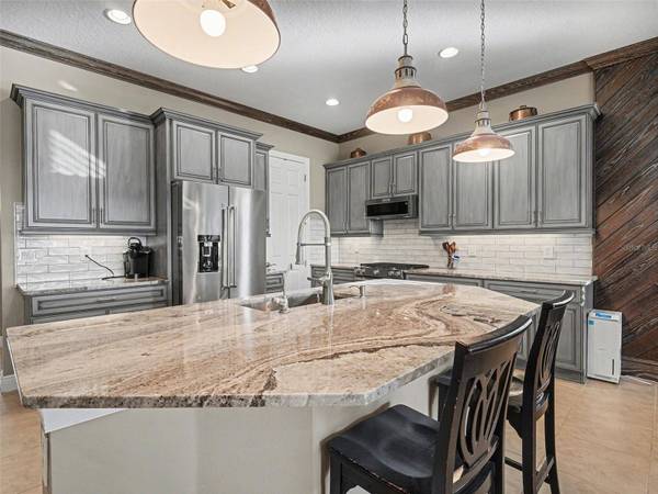 1018 OVERLOOK CT, Bradenton, FL 34208