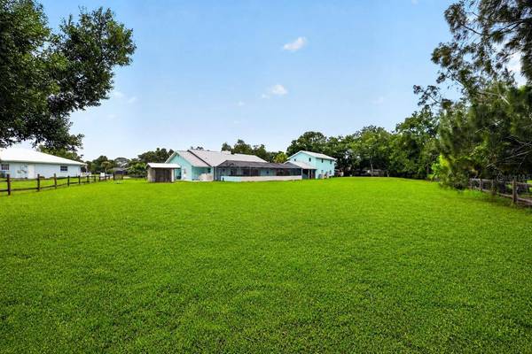 1305 GREENFIELD CIR, Venice, FL 34292