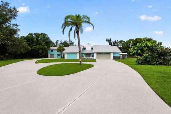 1305 GREENFIELD CIR, Venice, FL 34292