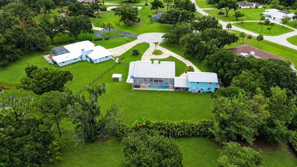 1305 GREENFIELD CIR, Venice, FL 34292
