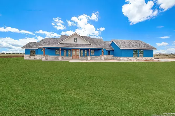 228 triple r, La Vernia, TX 78121