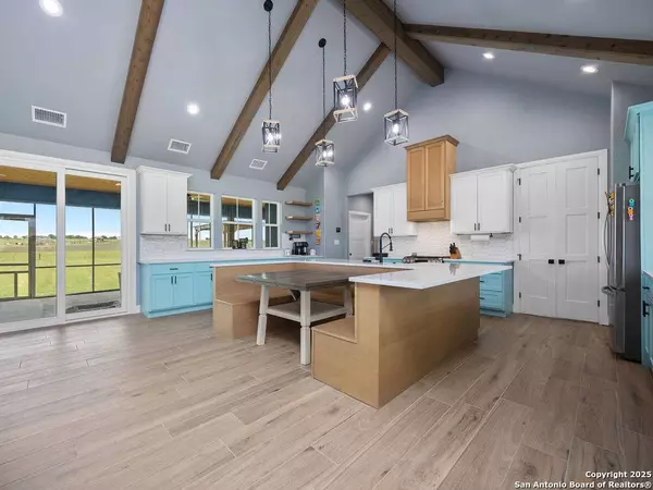 228 triple r, La Vernia, TX 78121