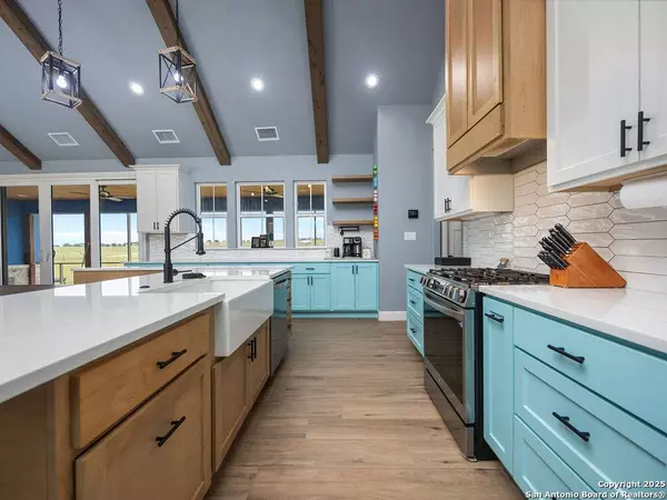 228 triple r, La Vernia, TX 78121