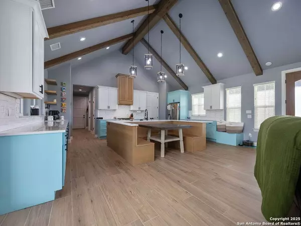 228 triple r, La Vernia, TX 78121