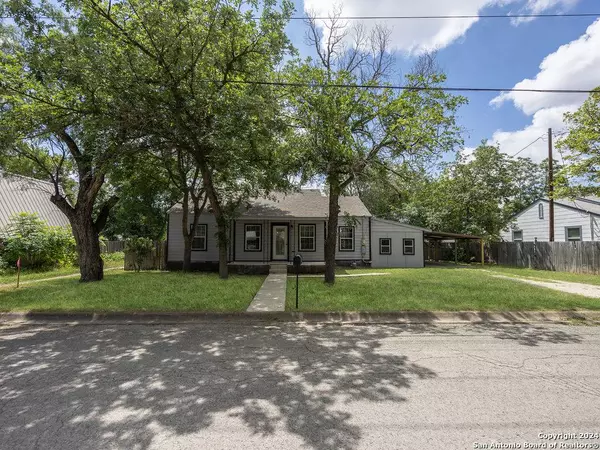 415 HUGO STREET, Kerrville, TX 78028