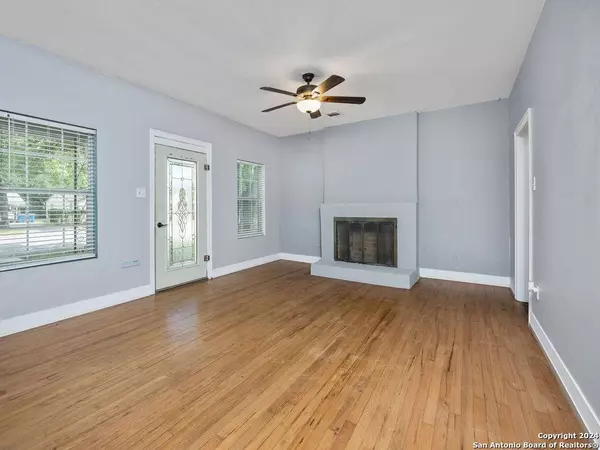 415 HUGO STREET, Kerrville, TX 78028