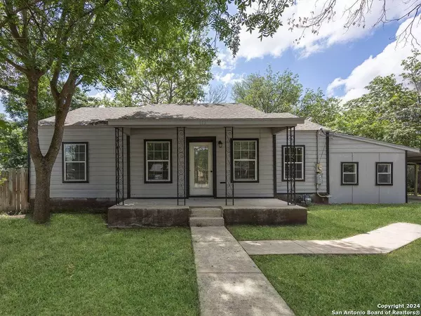 415 HUGO STREET, Kerrville, TX 78028