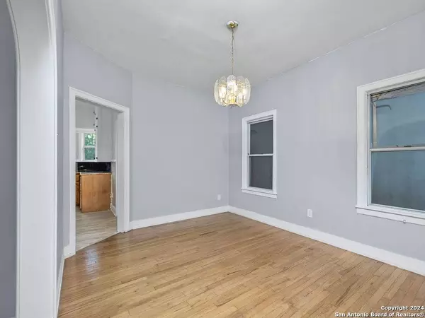 415 HUGO STREET, Kerrville, TX 78028