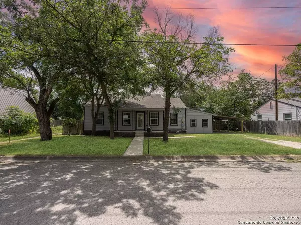 415 HUGO STREET, Kerrville, TX 78028