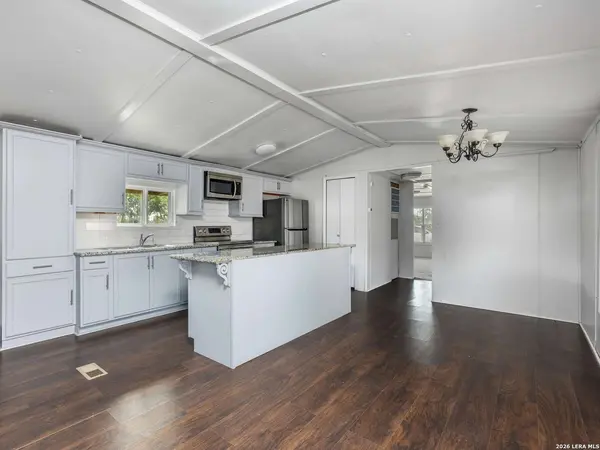 10323 HILLBROOK RD, Schertz, TX 78108