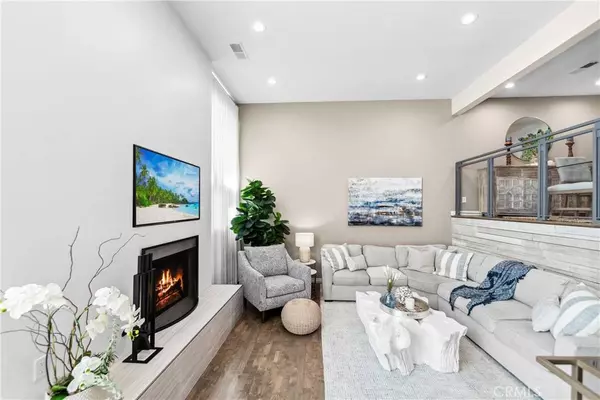 18743 Club LN, Huntington Beach, CA 92648