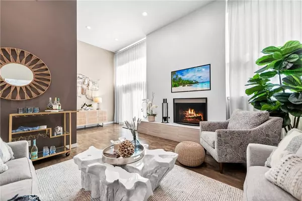 18743 Club LN, Huntington Beach, CA 92648